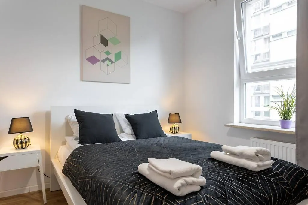 Urban Chic - Warsaw Stays -Cozy And Stylish - Rondo Onz - Pereca Poland