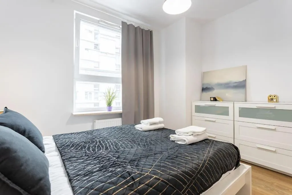 Urban Chic - Warsaw Stays -Cozy And Stylish - Rondo Onz - Pereca 0*,  Poland