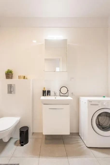 Urban Chic - Warsaw Stays -Cozy And Stylish - Rondo Onz - Pereca