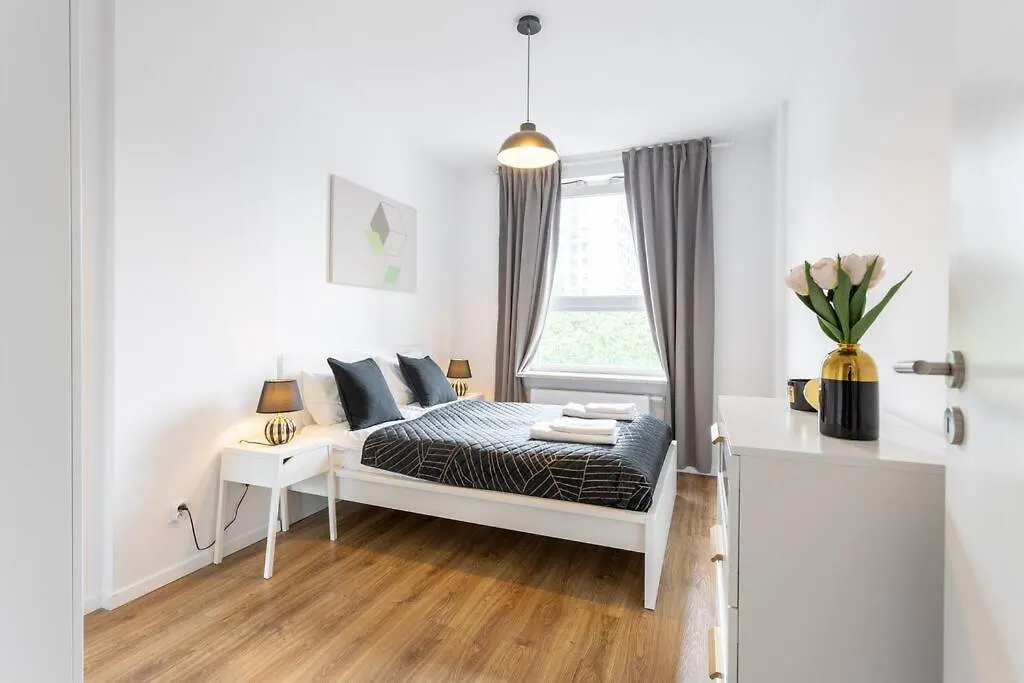 Urban Chic - Warsaw Stays -Cozy And Stylish - Rondo Onz - Pereca